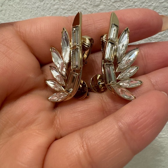 Ateilier Swarovski Wonder Woman earrings clip on/pierced - Picture 6 of 12